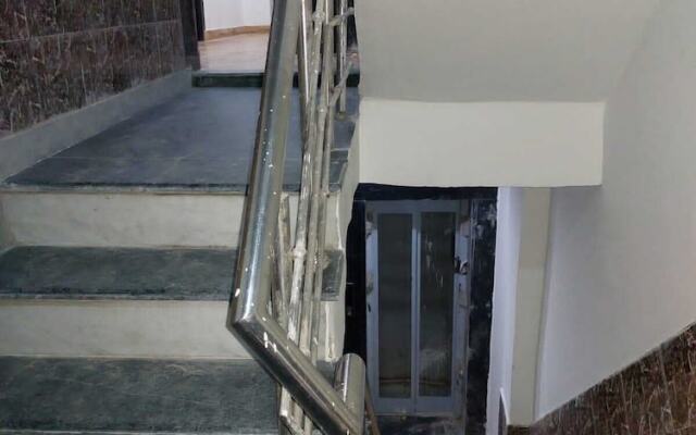 Hotel Twamev Couple Friendly Laxmi Nagar