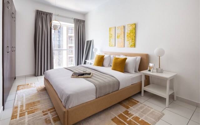 Chic and Stunning 2BR With Dubai Marina Views!