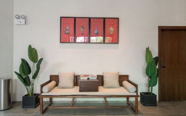 Manya Hotel
