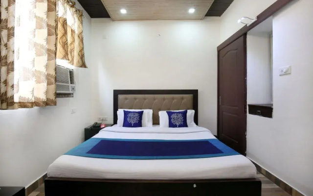 Bharat Lodge by OYO Rooms