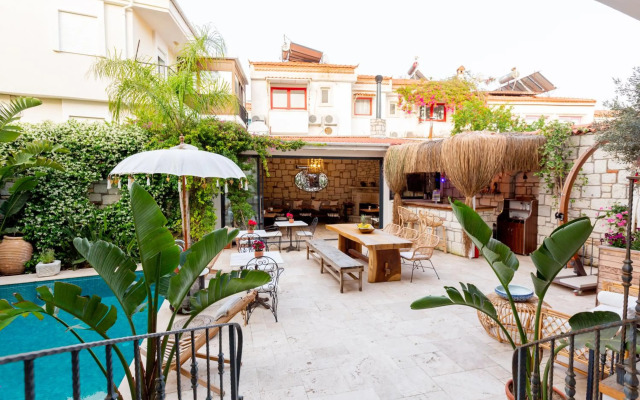 Alachi Hotel