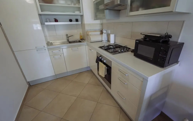 Lola Suite, One Bedroom Place With Free Parking
