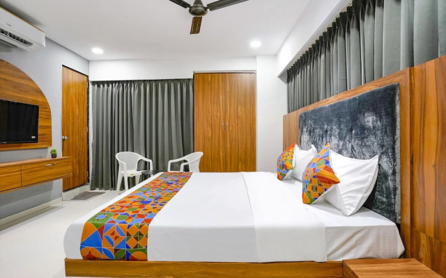 Fabhotel Royal King I