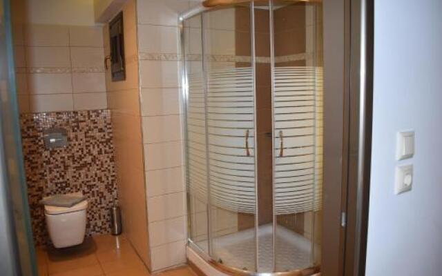Irini Patira Apartments and Studios