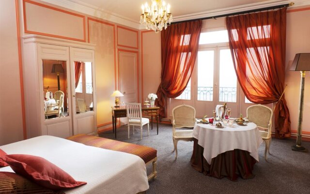Pavillon Henri IV – Hotel Restaurant Terrasse