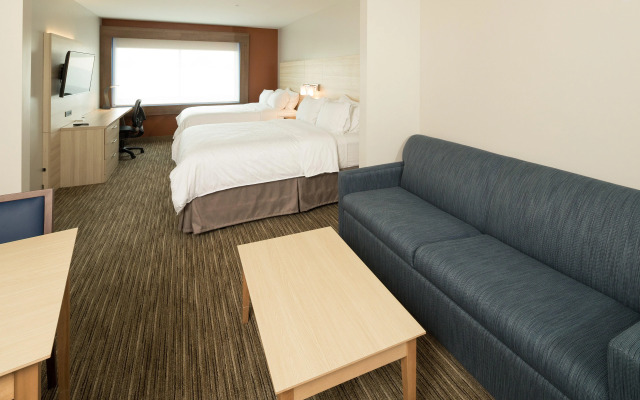 Holiday Inn Express & Suites Gaylord by IHG
