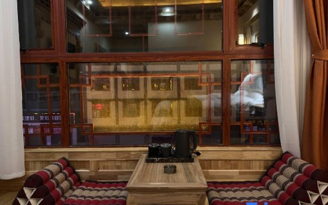 Litang Qianhu Zangzhai Hotel