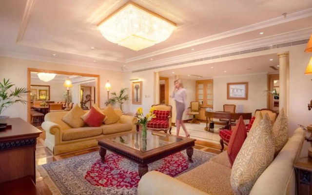 Отель Corniche Abu Dhabi