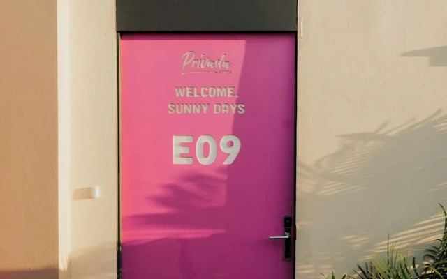 Privada Stays - Private Pools & Colorful-Chic Boutique Hotel