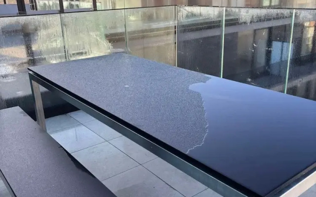 Huswell - Beachfront Apartment With sea View