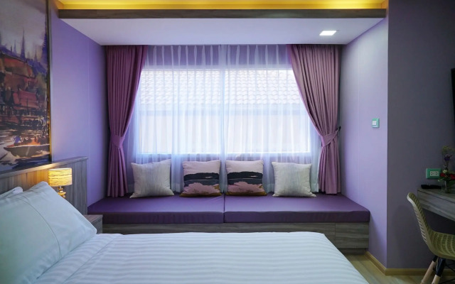 The Qube Fifty Hotel