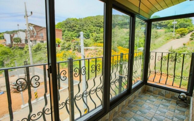 Daebudo Palace of Dreams Pension