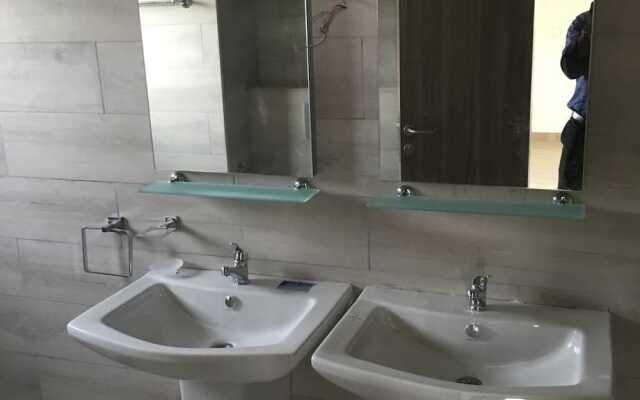 Akua Luxury Suite Sapphire Courts