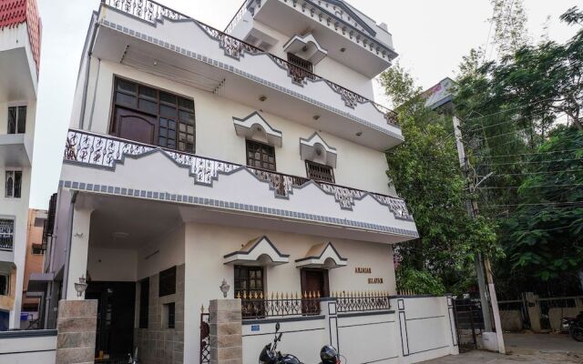 OYO 22423 Taj Villa Guest House