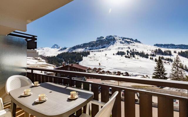 Bright 40 M2 With Balcony Mountain View