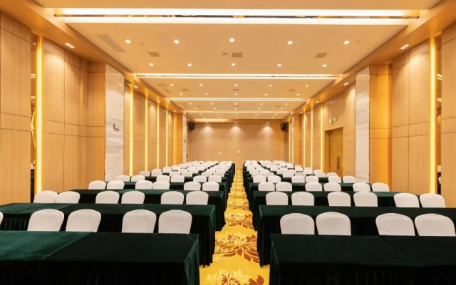 Vienna International Hotel (Wuhan Yangsi Port Yangtze River Bridge)