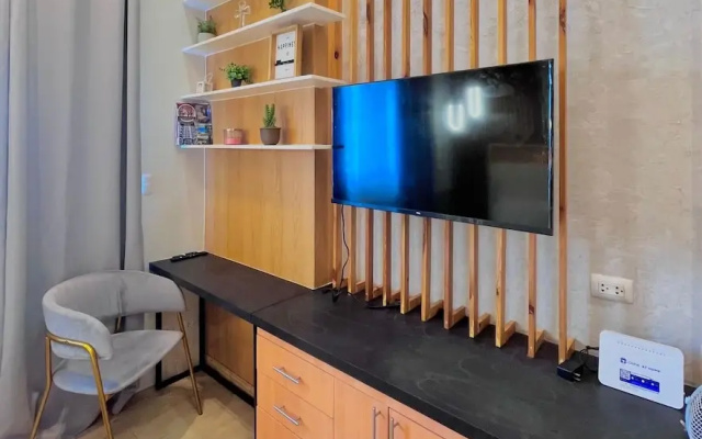 Room-simple, Modern & Cozy Condo in Lafa