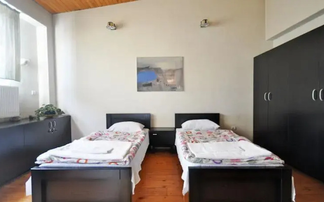 Guest House Art Family