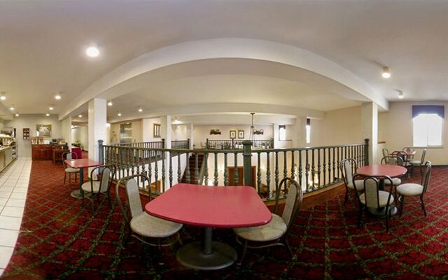 Days Inn & Suites Hickory