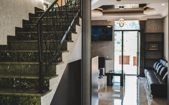 Hotel Toliketi