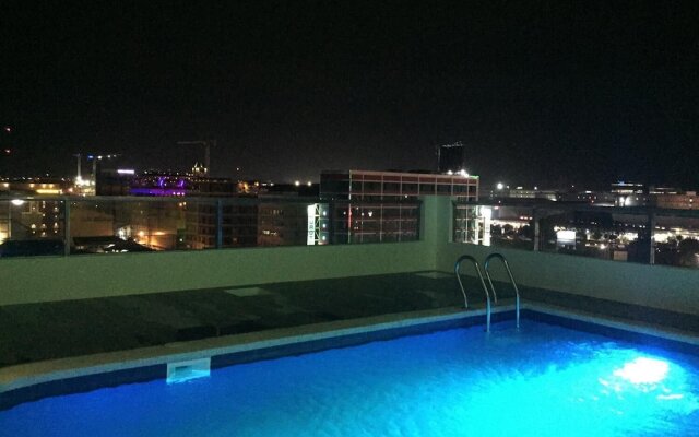 Dalian Peak Hotel
