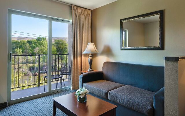 Oxford Suites Yakima