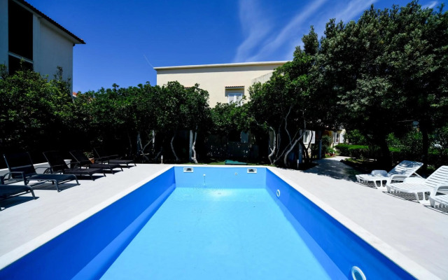 Apartments Dvori Novalja