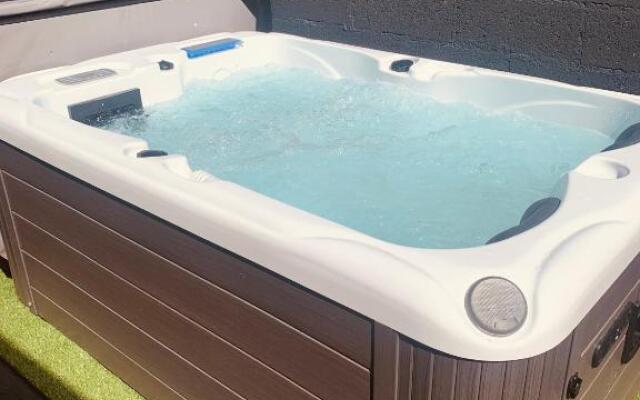 Appartement Bel Air - Terrasse avec jacuzzi - Accès Piscine