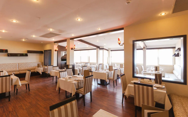 Отель L'Oceanica Beach Resort All Inclusive