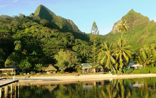 Linareva Moorea Beach Resort