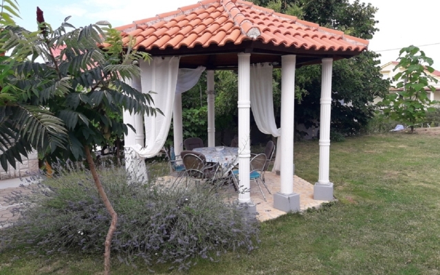 Apartment Pavilion - beautiful garden & comfortable: A1 Kampor, Island Rab