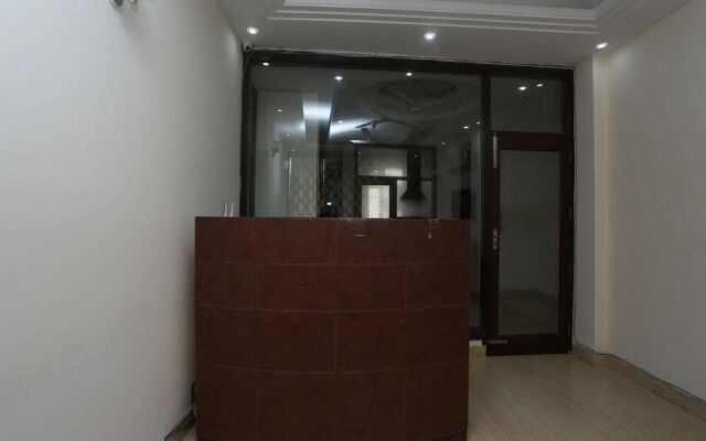 OYO 22867 Crystal Residency