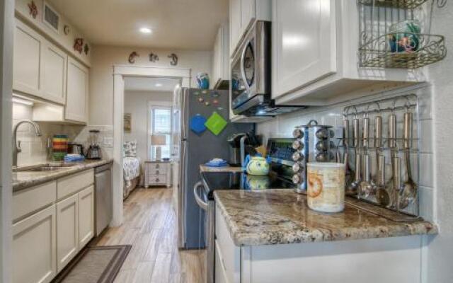 Courtyard #123 Condo