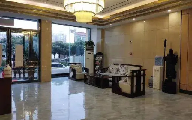 Shanghe Business Hotel (Sheqi Bus Station)