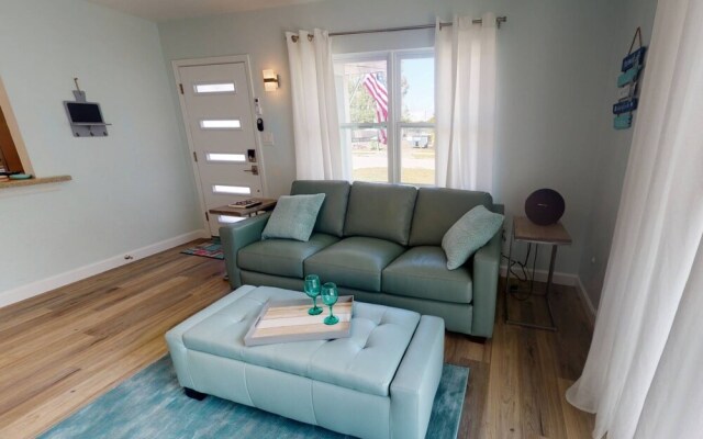 Modern Grove Beautiful 3 Bedroom Home