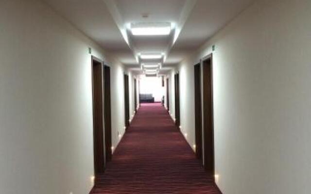Hotel DYMINY