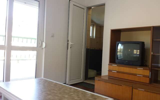 Hoxha rooms