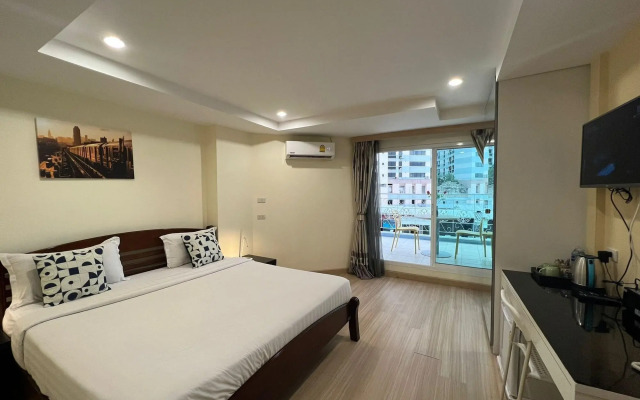 V Check Inn Sukhumvit 22