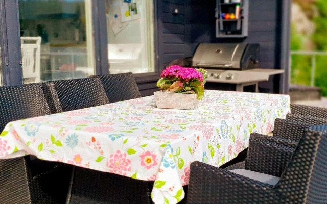 8 Person Holiday Home In Urangsvag