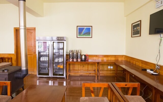 Meri Snow Mountain Travellingwithhotel