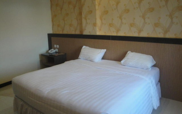 Sylvia Hotel Maumere – Guest Rooms – Maumere