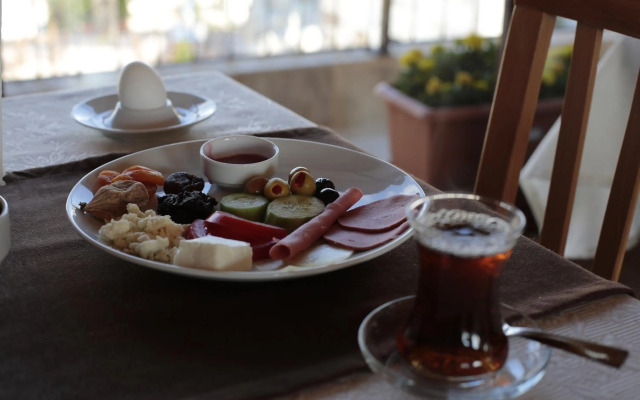 Harman Cave Hotel