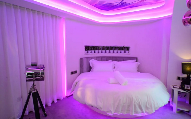 Rezen Minwoo Hotel (Twin Towers Global Center)