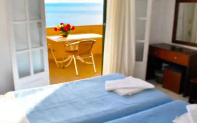 Holiday Apartments Maria With Pool - Agios Gordios Beach