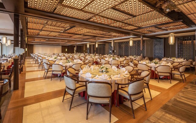 Dali International Hotel