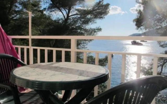 Seafront Charming Apartments Kosirina