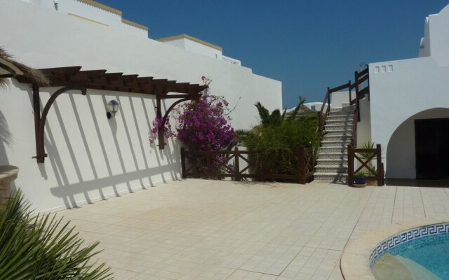 House With 3 Bedrooms in Houmt Souk, With Wonderful sea View, Private