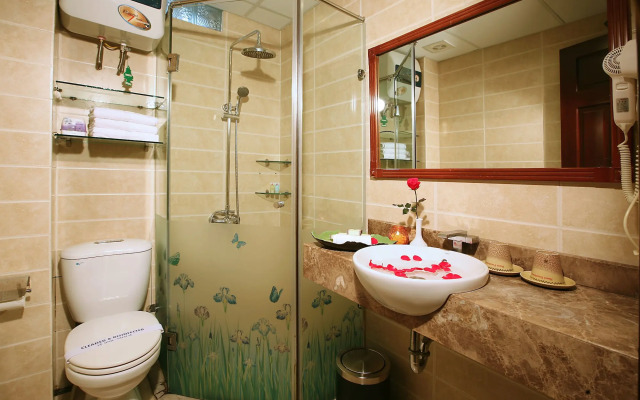 Hanoi House Hostel & Travel