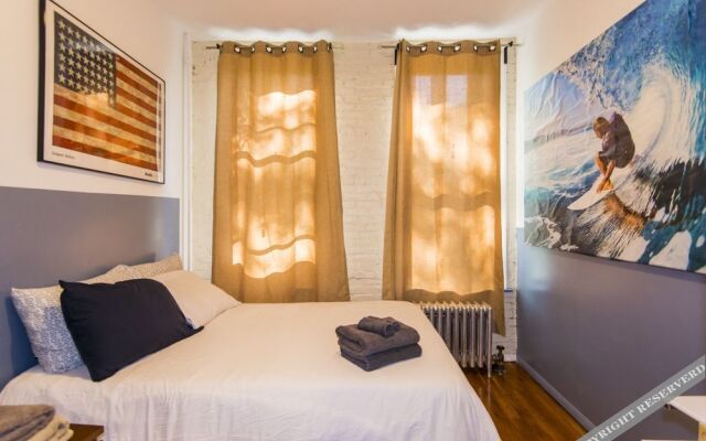 NYC East Village Beach Bungalow Getaway 1Br