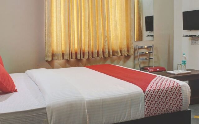 OYO 13670 Skylark Service Apartment